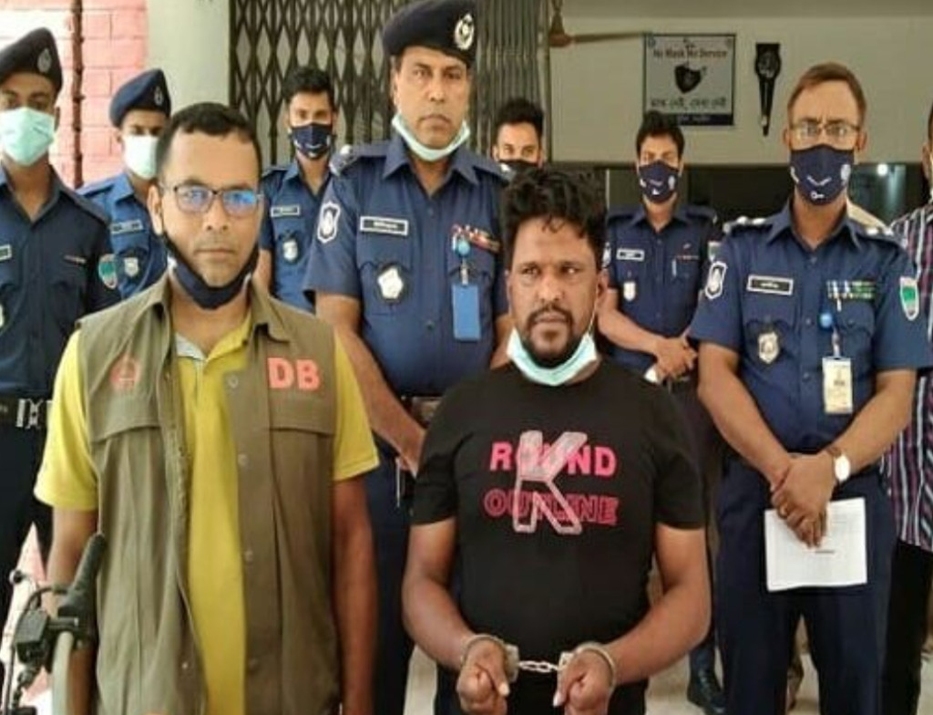 নড়াইলের শীর্ষ সন্ত্রাসী নূরু গ্রেফতার