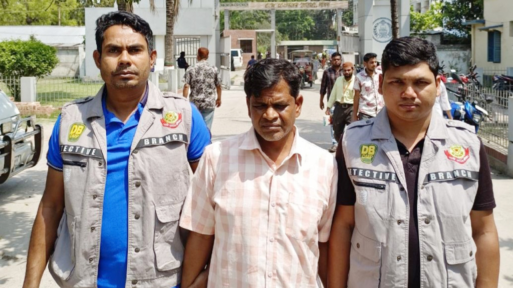 স্বাস্থ্যমন্ত্রীকে মেসেজ দিয়ে ‘ভুয়া রাষ্ট্রপতি’ গ্রেপ্তার