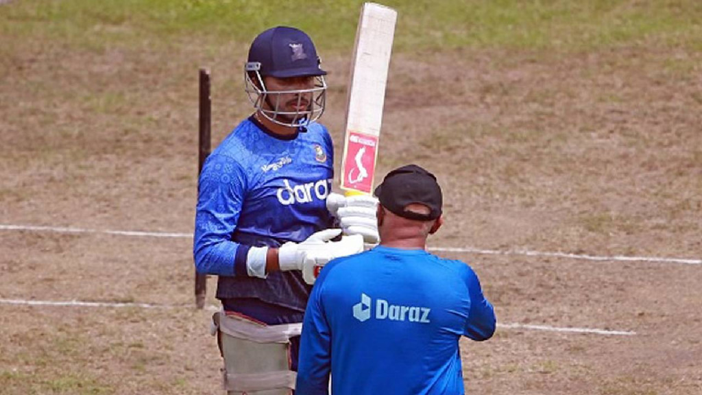 ‘ক্লাস ইজ পার্মানেন্ট’, সৌম্যকে নিয়ে যা বললেন হাথুরু