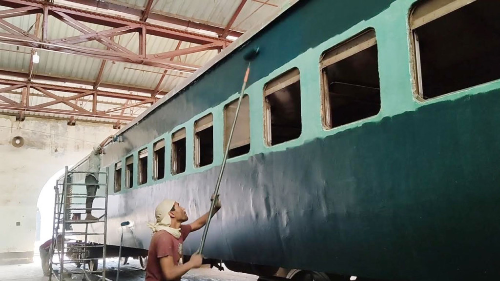 জনবল সংকটে খুঁড়িয়ে চলছে সৈয়দপুর রেলওয়ে কারখানা