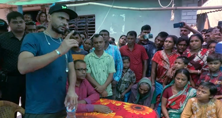 লোহাগড়ায় দূর্বৃত্তদের হাতে নিহত সুফল বিশ্বাসের পরিবারের পাশে দাঁড়ালেন -মাশরাফী