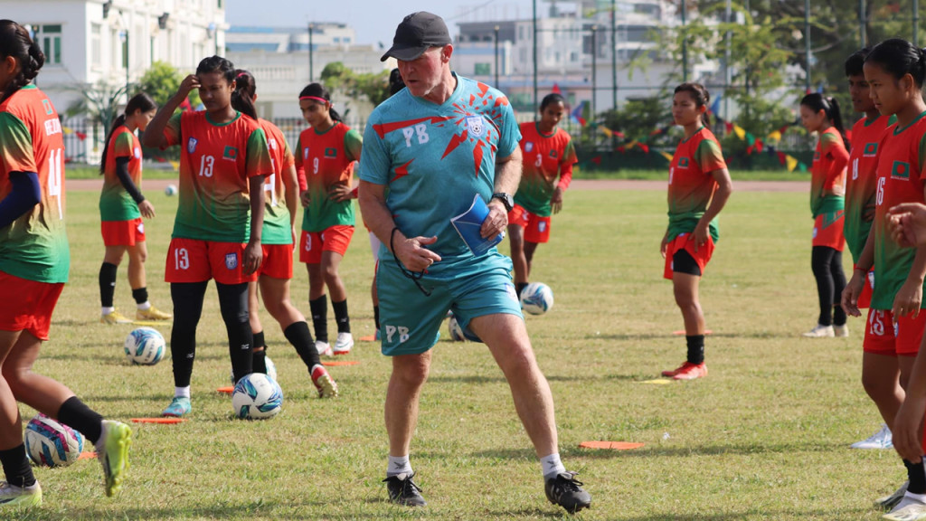কোচ-খেলোয়াড় দ্বন্দ্ব নিয়ে বাফুফে সদস্যের হুঙ্কার