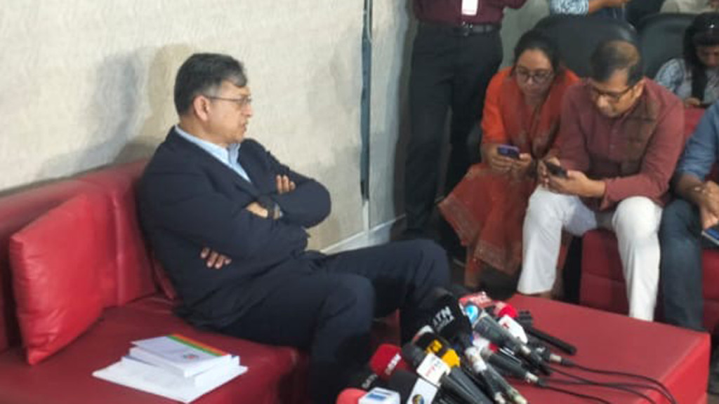 শরতের খুশিতে রাঙানো সারা’র পূজা আয়োজন