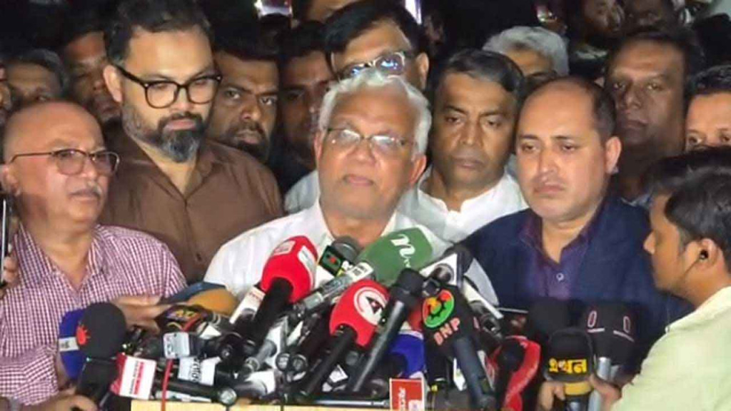 খালেদা জিয়ার অবস্থা গত ৩ দিন একই রকম, গ্রহণ করতে পারছেন চিকিৎসা