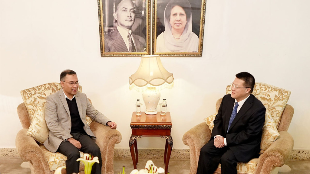 নড়াইলে আইনশৃঙ্খলা অবনতির প্রতিবাদে স্বেচ্ছাসেবক দলের বিক্ষোভ