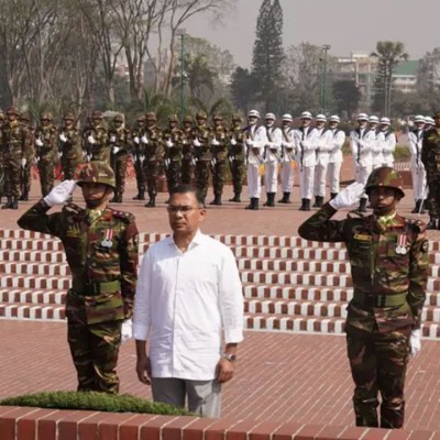 স্মৃতিসৌধে শ্রদ্ধা জানালেন প্রধানমন্ত্রী