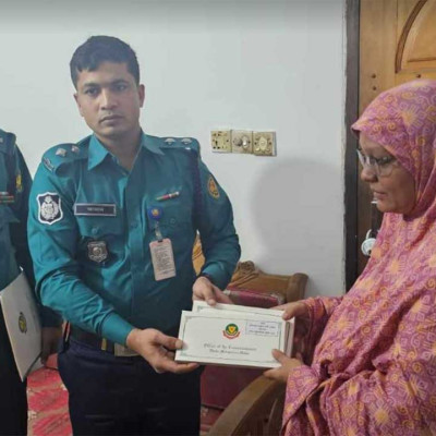 জুলাই-আগস্টে নিহত পুলিশ সদস্যদের পরিবারকে ডিএমপির সহায়তা