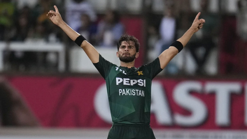 ইতিহাস গড়েই সাকিব-মালিঙ্গাদের রেকর্ডে ভাগ বসালেন শাহিন