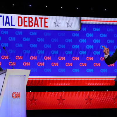 বিতর্কে একে অন্যকে ঘায়েল করার প্রাণপণ চেষ্টা বাইডেন-ট্রাম্পের