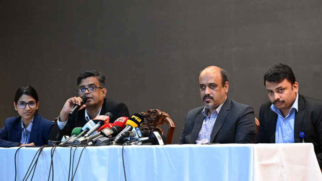 ঘরের মেয়েকে বলিউডে আনলেন সালমান খান, আলিজেহকে চেনেন?