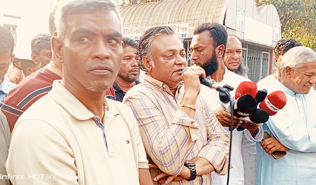 বাংলাদেশ জাতীয় জাদুঘর ও “জুলাই গণঅভ্যুত্থান স্মৃতি জাদুঘর”-এ দুর্নীতি ও রাষ্ট্রীয় সম্পদ লুটপাটের অভিযোগে মানববন্ধন, ব্যানার ছিনিয়ে নেওয়ার ঘটনার নিন্দা