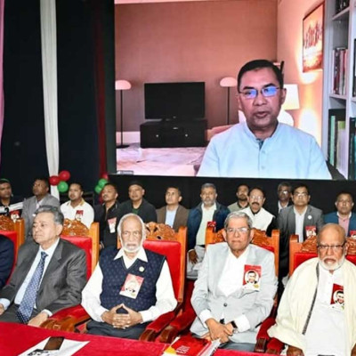 বিজেপি নেতা এল কে আদভানির সঙ্গে শেখ হাসিনার সৌজন্য সাক্ষাৎ