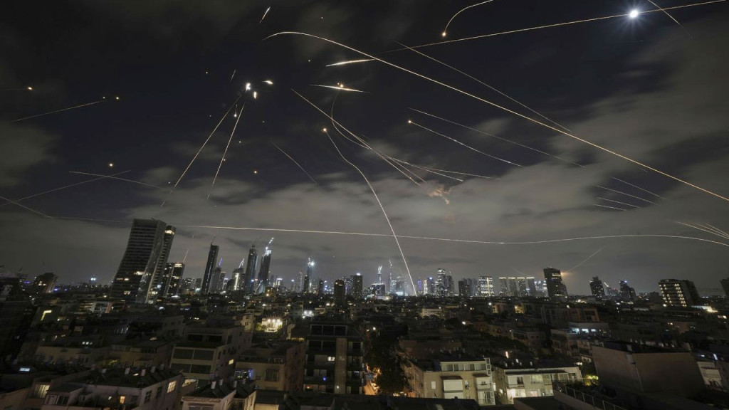 এ পর্যন্ত কত ক্ষেপণাস্ত্র ছুড়েছে ইরান, জানাল ইসরায়েল