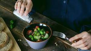 লবণ বেশি খান? শরীর ঠিক রাখতে যা করবেন