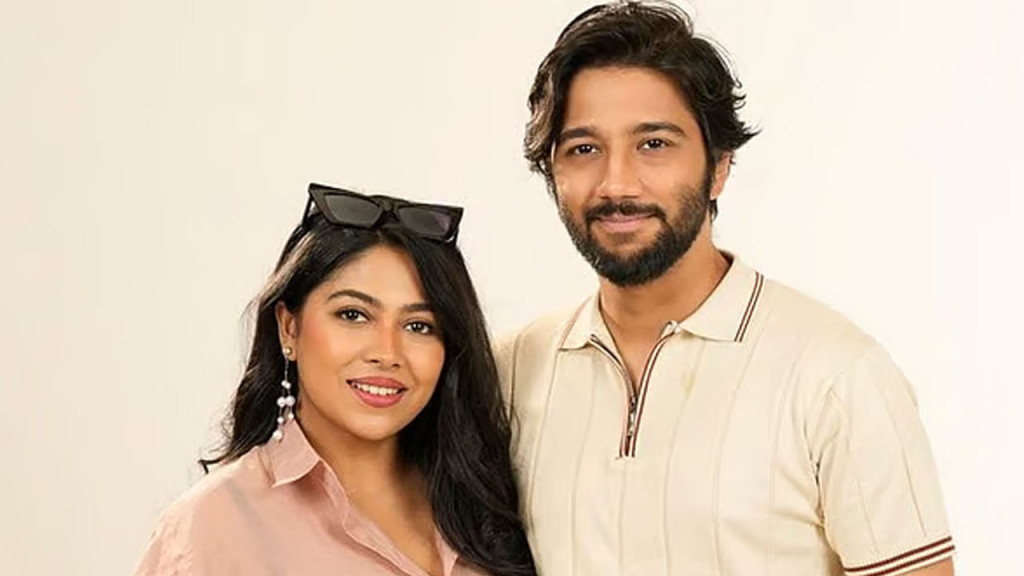 দুই সংগীত তারকাকে নিয়ে সিনেমা