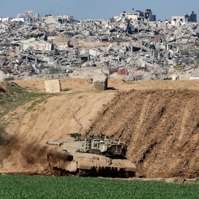 রাফাহতে ইসরায়েলের ব্যাপক বিমান হামলায় ৬০ জনের বেশি নিহত