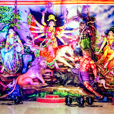 ধর্মীয় নানা আচার-অনুষ্ঠানের মধ্যদিয়ে নড়াইলে  পালিত হচ্ছে শারদীয়া দুর্গোৎসব