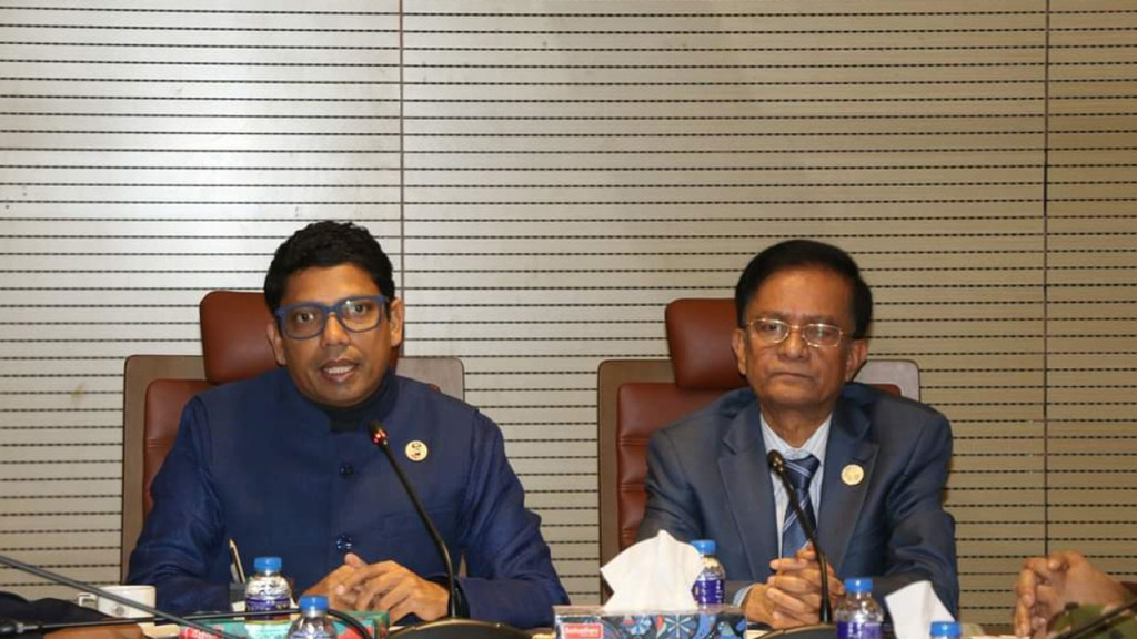 নিবন্ধনবিহীন মোবাইল ফোন বন্ধে পদক্ষেপ নিতে হবে