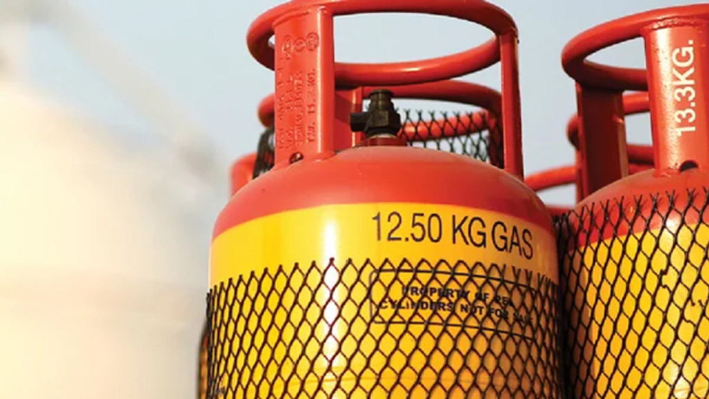 পরপর আট মাস বাড়ল এলপি গ্যাসের দাম