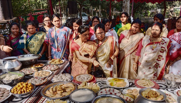 নড়াইলে গ্রাম বাংলার ঐতিহ্যবাহী পিঠা উৎসব