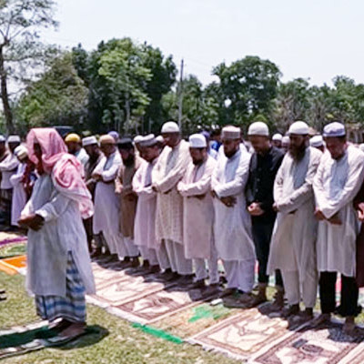 বৃষ্টির জন্য নড়াইলে ইস্তিস্কা নামাজ আদায়