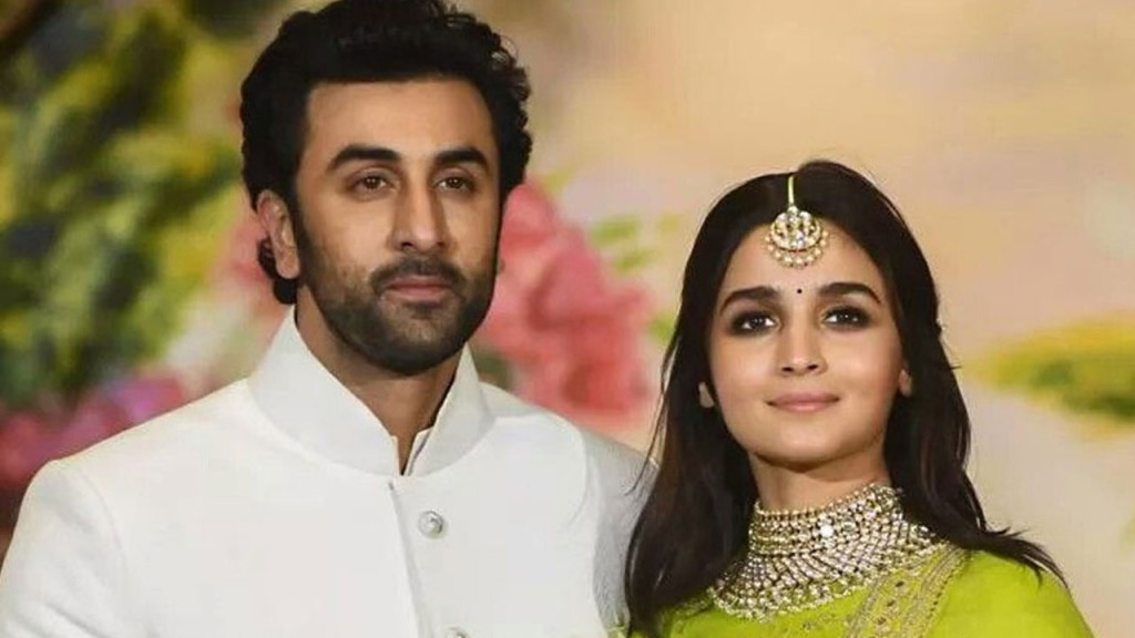 কার ওপর মেজাজ হারালেন ঋষি পুত্র?