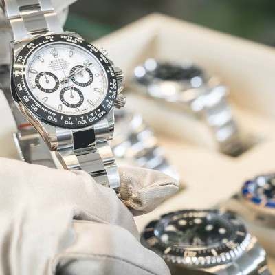 রোলেক্সকে ১০০ মিলিয়ন ডলার জরিমানা