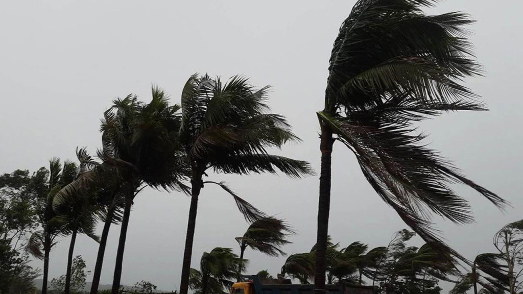 ৪৫ থেকে ৬০ কিলোমিটার বেগে ঝড়ের আভাস